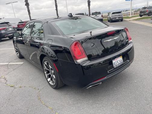 2018 Chrysler 300 S