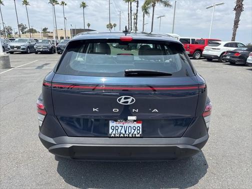 2025 Hyundai KONA SE