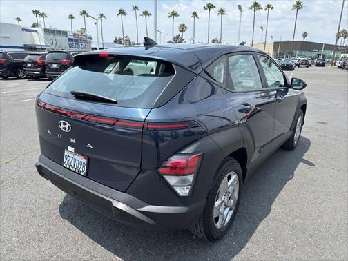 2025 Hyundai KONA SE