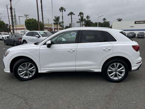 2023 Audi Q3 Premium 45 TFSI S line quattro Tiptronic