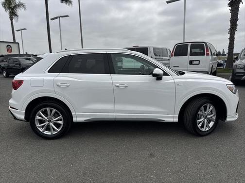 2023 Audi Q3 Premium 45 TFSI S line quattro Tiptronic