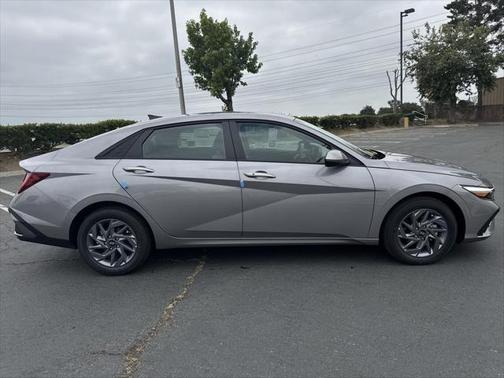 2025 Hyundai ELANTRA HEV Blue