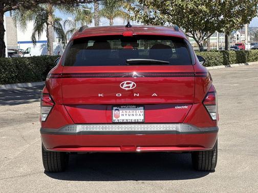 2025 Hyundai KONA EV SEL