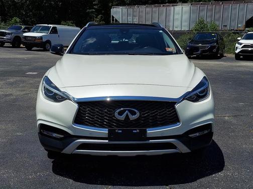 Photo 2 of 30 of 2017 INFINITI QX30 Premium
