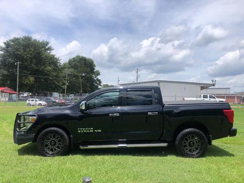 2018 Nissan Titan SV