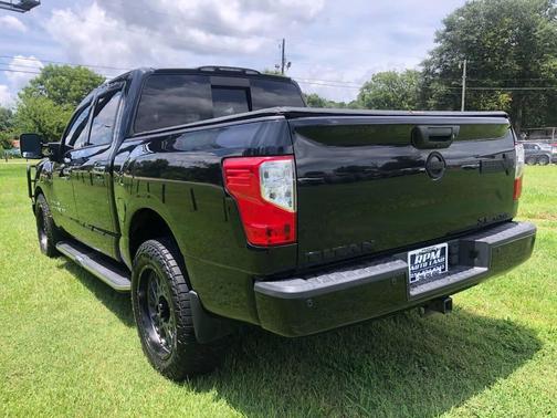 2018 Nissan Titan SV