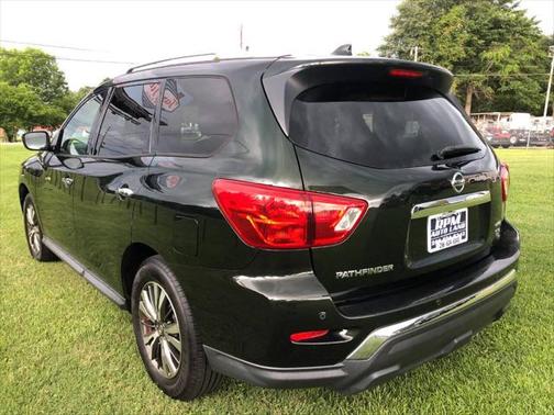 2019 Nissan Pathfinder SV