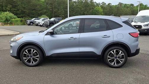 ICED BLUE SILVER METALLIC 2022 Ford Escape SE