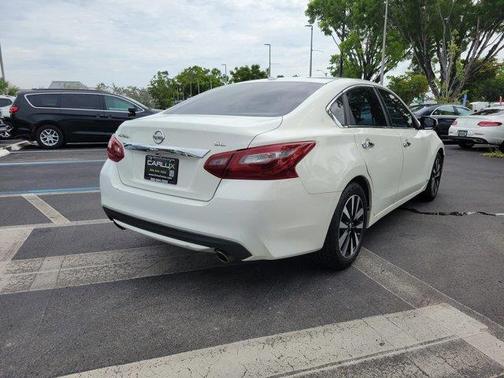 Glacier White 2018 Nissan Altima 2.5 SL Sedan