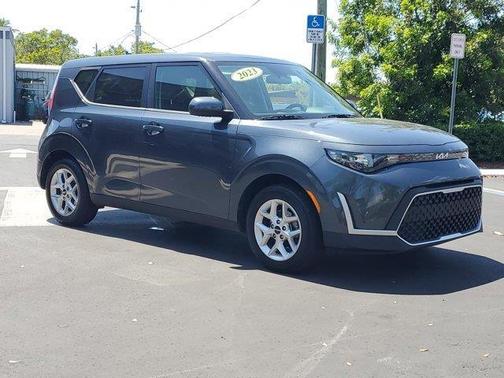 2023 Kia Soul LX IVT