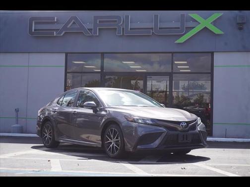 2022 Toyota Camry SE