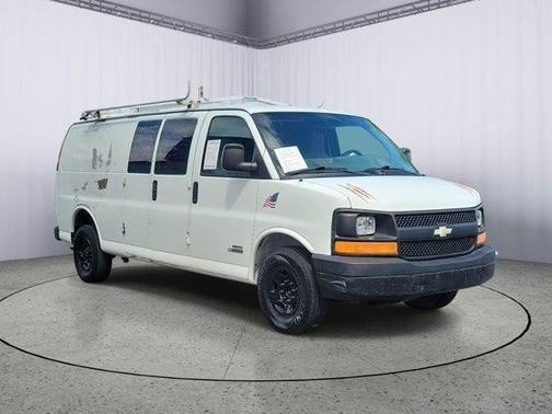 Summit White 2006 Chevrolet Express 2500 2500 155" WB RWD