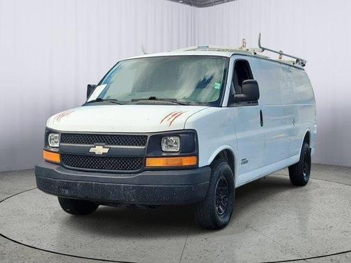 Summit White 2006 Chevrolet Express 2500 2500 155" WB RWD