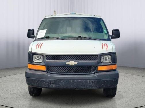 Summit White 2006 Chevrolet Express 2500 2500 155" WB RWD