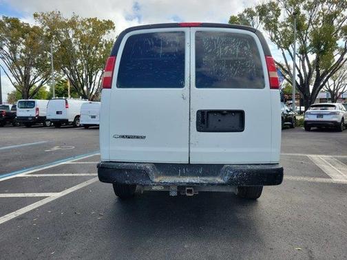 Summit White 2006 Chevrolet Express 2500 2500 155" WB RWD