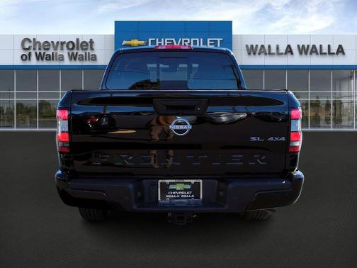 2024 Nissan Frontier SL