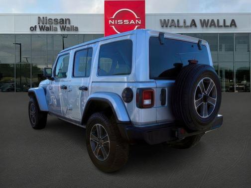 Silver Zynith 2023 Jeep Wrangler Sahara