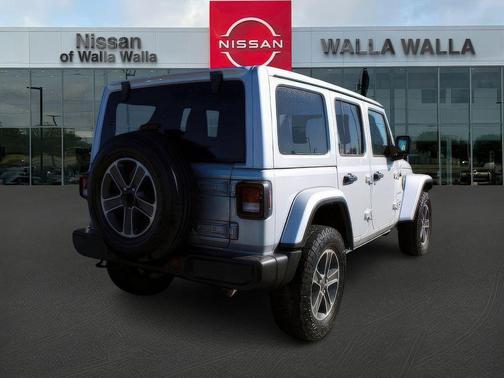 Silver Zynith 2023 Jeep Wrangler Sahara