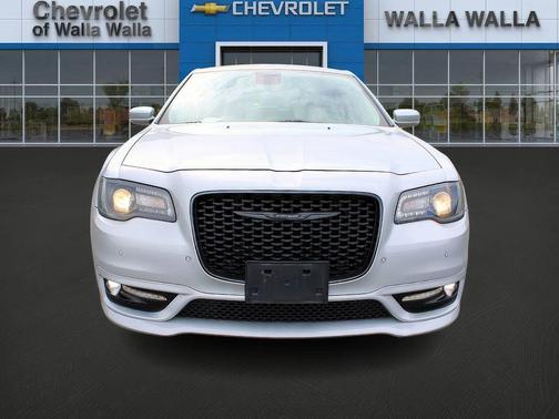 2022 Chrysler 300 Touring L