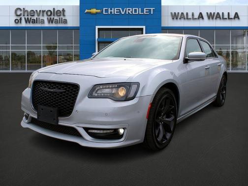 2022 Chrysler 300 Touring L
