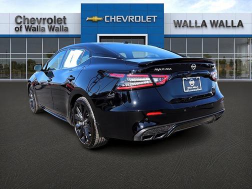 2023 Nissan Maxima SR