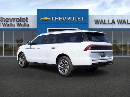 Crystal White Metallic 2025 Lincoln Navigator L Reserve