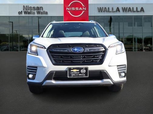 Crystal White Pearl 2022 Subaru Forester Touring
