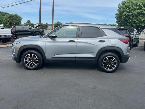 Sterling Gray Metallic 2025 Chevrolet Trailblazer LT