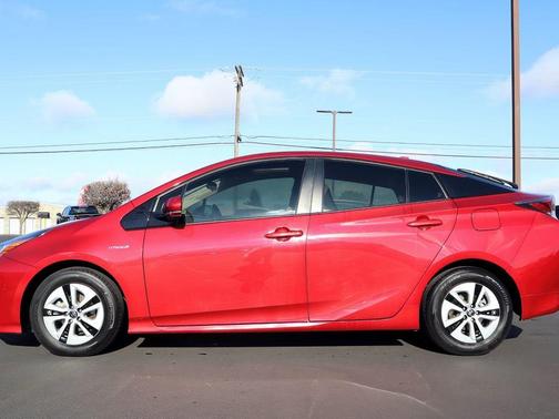 2016 Toyota Prius Three