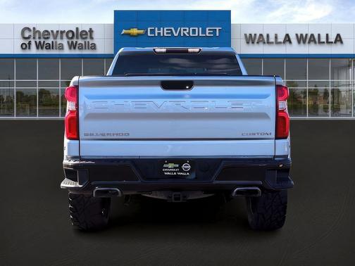 Silver Ice Metallic 2021 Chevrolet Silverado 1500 Custom Trail Boss