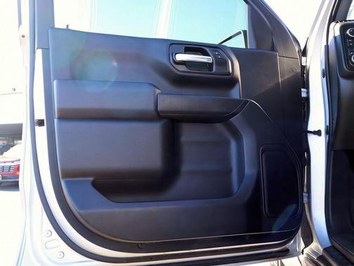Silver Ice Metallic 2021 Chevrolet Silverado 1500 Custom Trail Boss