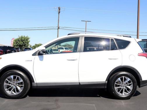 2018 Toyota RAV4 Hybrid LE