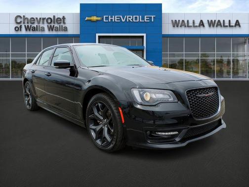 2022 Chrysler 300 Touring L