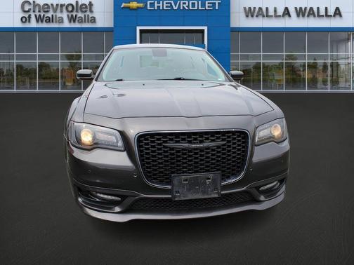 2022 Chrysler 300 Touring L