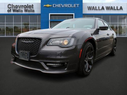 2022 Chrysler 300 Touring L