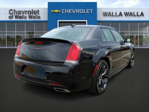 2022 Chrysler 300 S