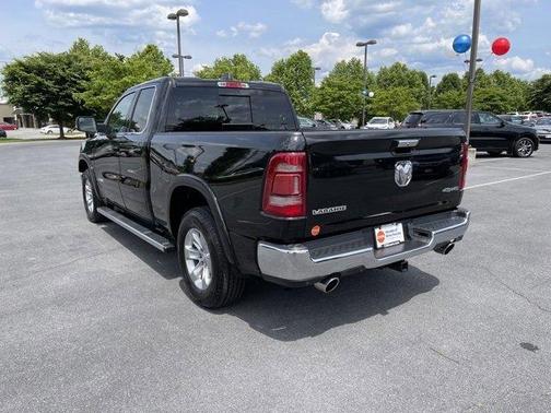 Photo 5 of 34 of 2019 RAM 1500 Laramie