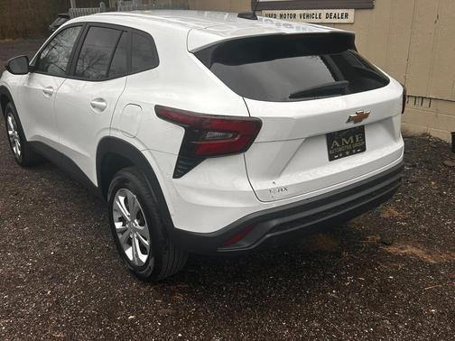 2024 Chevrolet Trax LS
