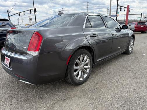 2015 Chrysler 300 Limited