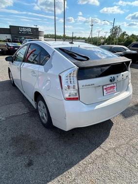 White 2010 Toyota Prius V
