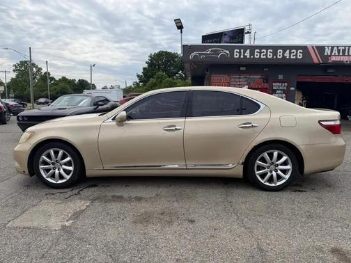 GOLD 2007 Lexus LS 460 Base