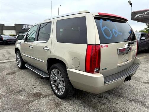 2012 Cadillac Escalade Luxury
