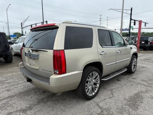 2012 Cadillac Escalade Luxury