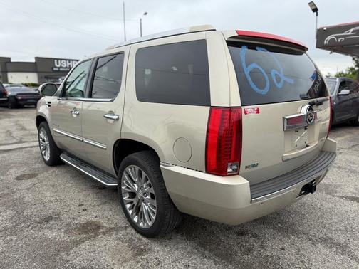 2012 Cadillac Escalade Luxury