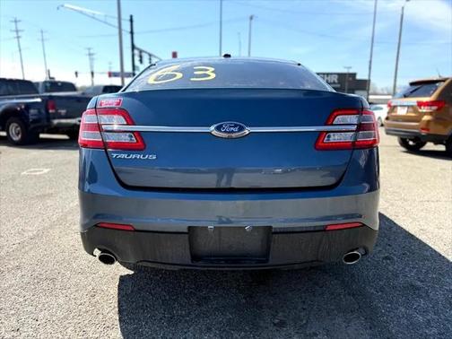 2018 Ford Taurus SE
