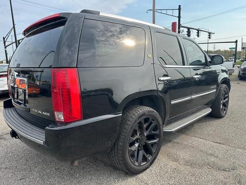 2011 Cadillac Escalade Hybrid Base