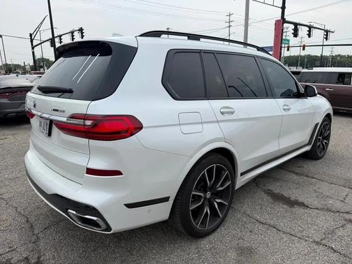 White 2019 BMW X7 xDrive50i