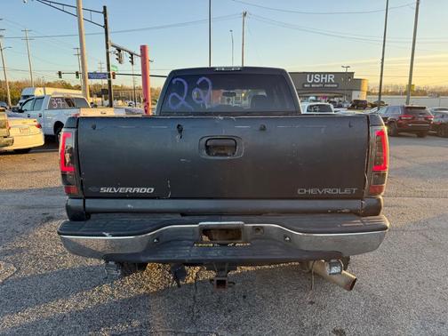2004 Chevrolet Silverado 2500 LS Crew Cab