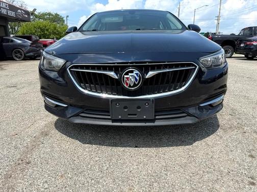 2018 Buick Regal Sportback Essence