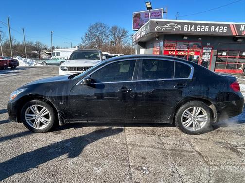 2015 INFINITI Q40 Base